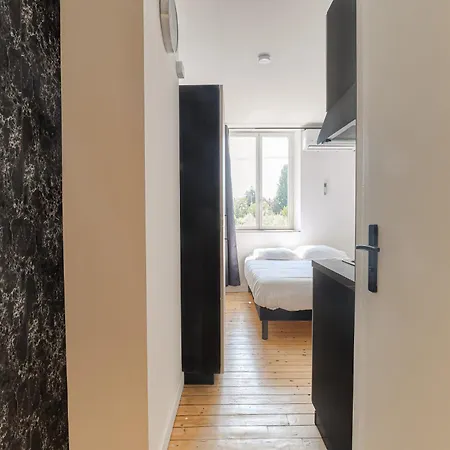 Le Berlin - De L'olivier Apartment Loyettes